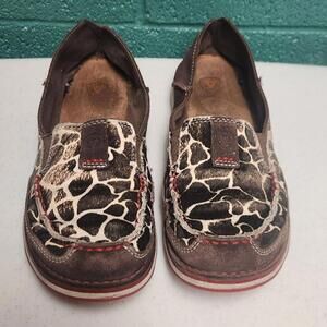 Preowned Ariat Cow Hide Giraffe Printed Slip-On Shoes
